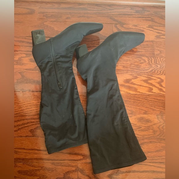 Bandolino High Black Boot Size 10 - Picture 2 of 3